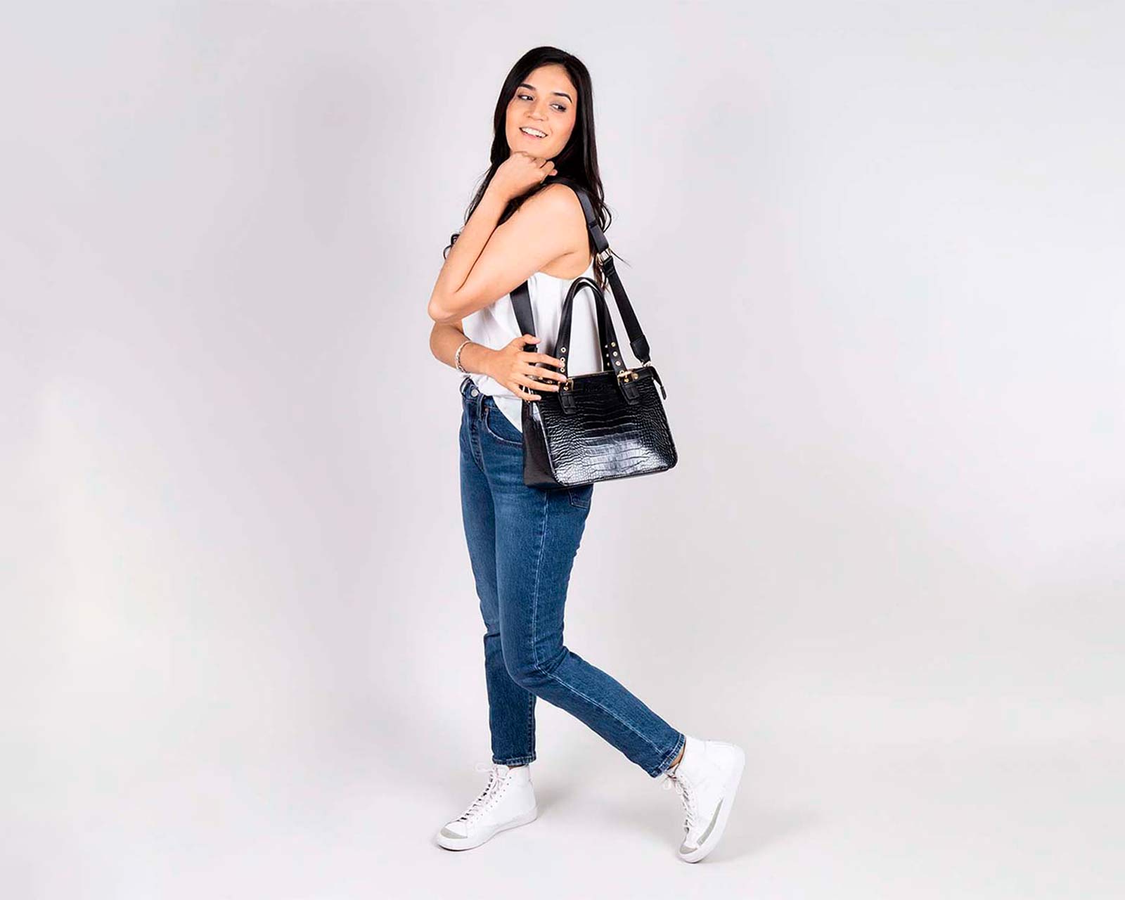 Foto 8 | Bolso de Dama Satchel Barbie By Gorett Negro Sicil Mediano