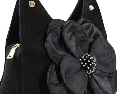 Foto 6 | Bolso Tipo Satchel A Ángelozano De Piel Gamuza Con Flor De Tela Satín, Color Negro, Modelo Irma