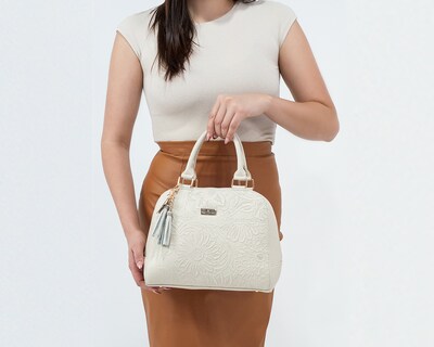 Foto 6 | Bolso Tipo Satchel A Ángelozano De Piel Vacuna Grabado Tipo Cincelado Color Hueso, Modelo Elsa