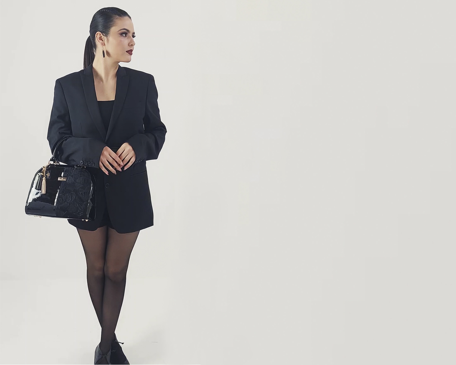 Foto 8 | Bolso Tipo Satchel A Ángelozano De Piel Vacuna, Charol Y Telar, Color Negro, Modelo Elsa