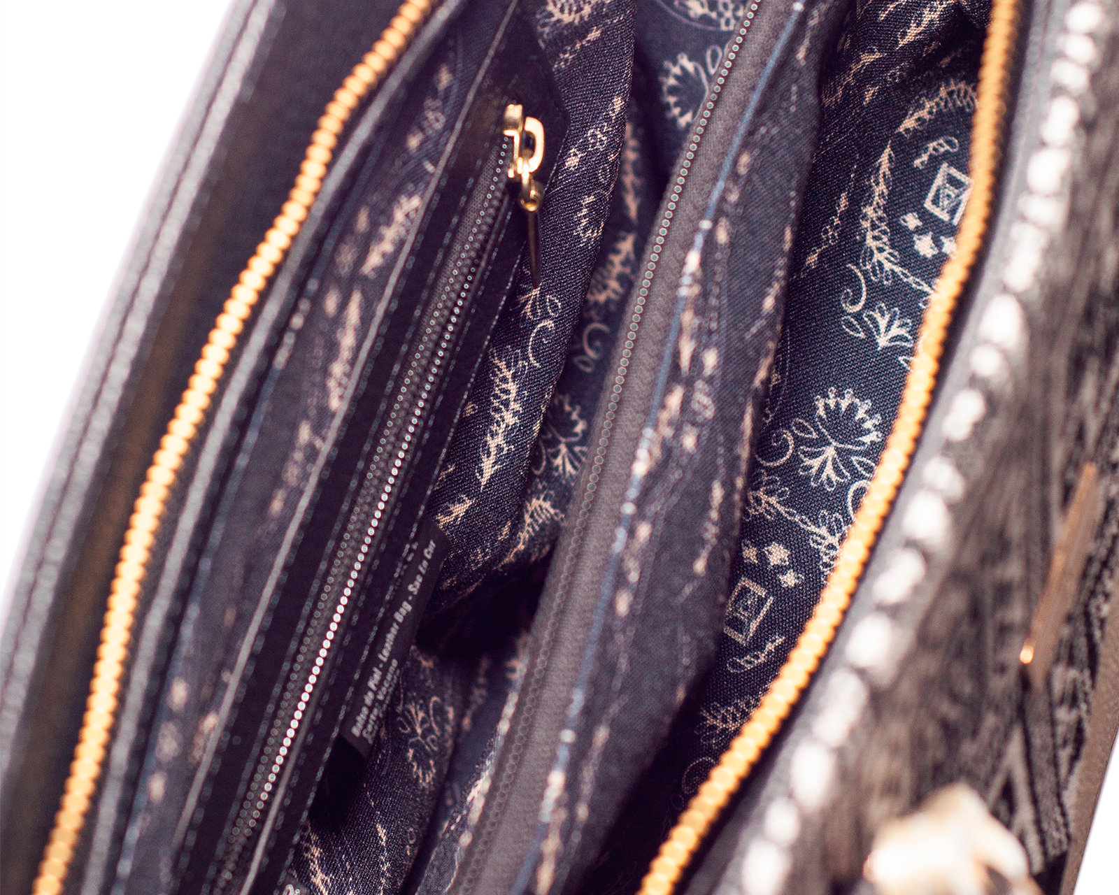 Foto 5 pulgar | Bolso Satchel A Ángelozano De Piel Vacuna Con Telar Artesanal, Modelo Salma
