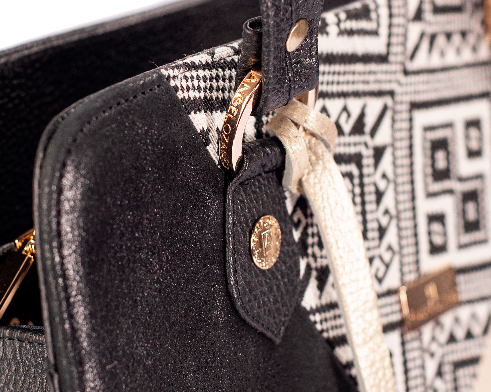 Foto 6 pulgar | Bolso Satchel A Ángelozano De Piel Vacuna Con Telar Artesanal, Modelo Salma