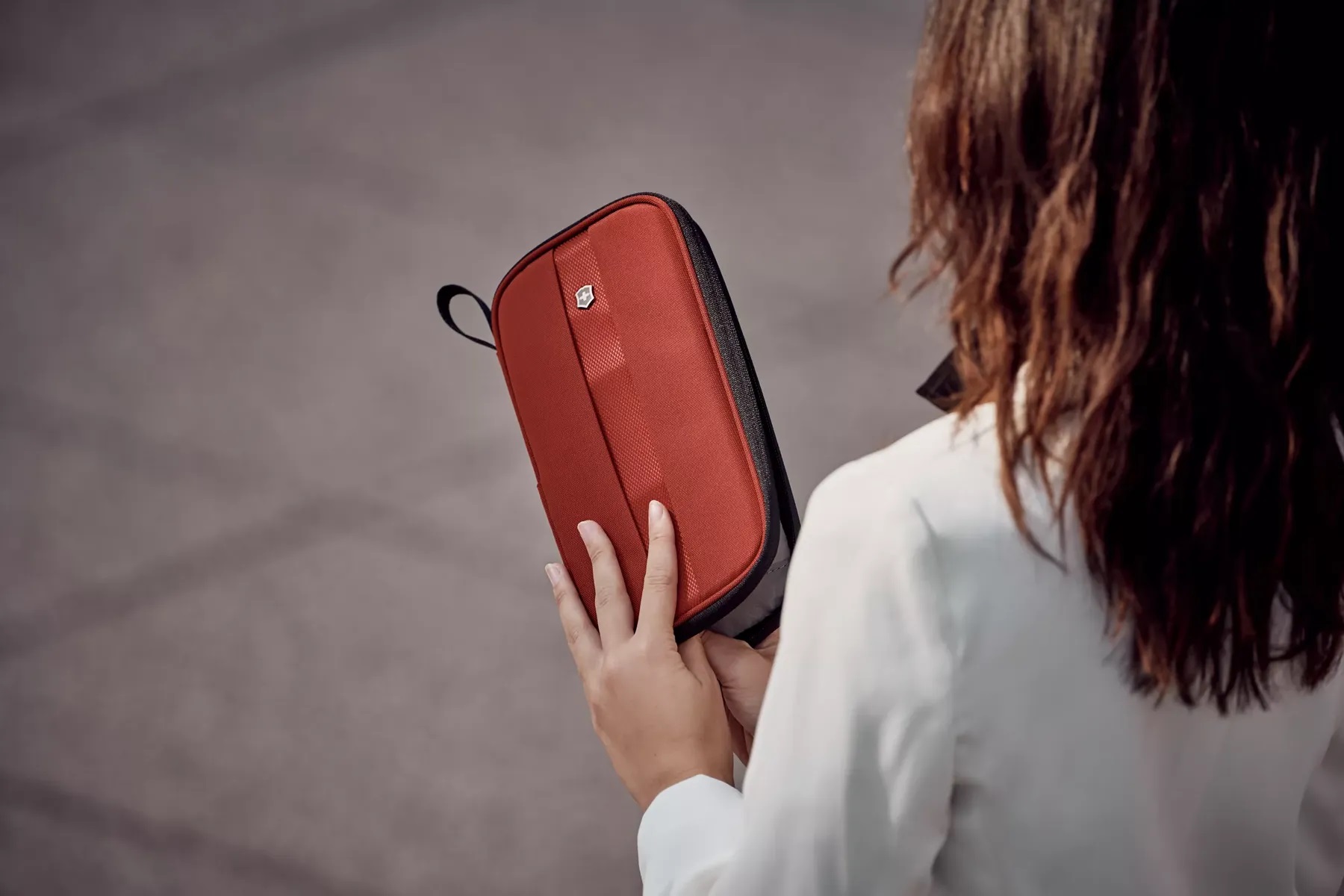 Foto 4 pulgar | Organizador Documentos de Viaje Victorinox con Protección Rfid Rojo