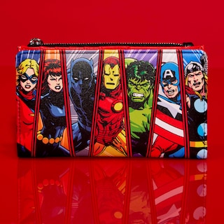 Foto 2 | Monedero Loungefly Avengers 60 Aniversario De Glow In The Dark - Venta Internacional.