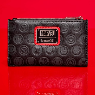 Foto 3 | Monedero Loungefly Avengers 60 Aniversario De Glow In The Dark - Venta Internacional.