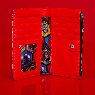 Foto 4 | Monedero Loungefly Avengers 60 Aniversario De Glow In The Dark - Venta Internacional.