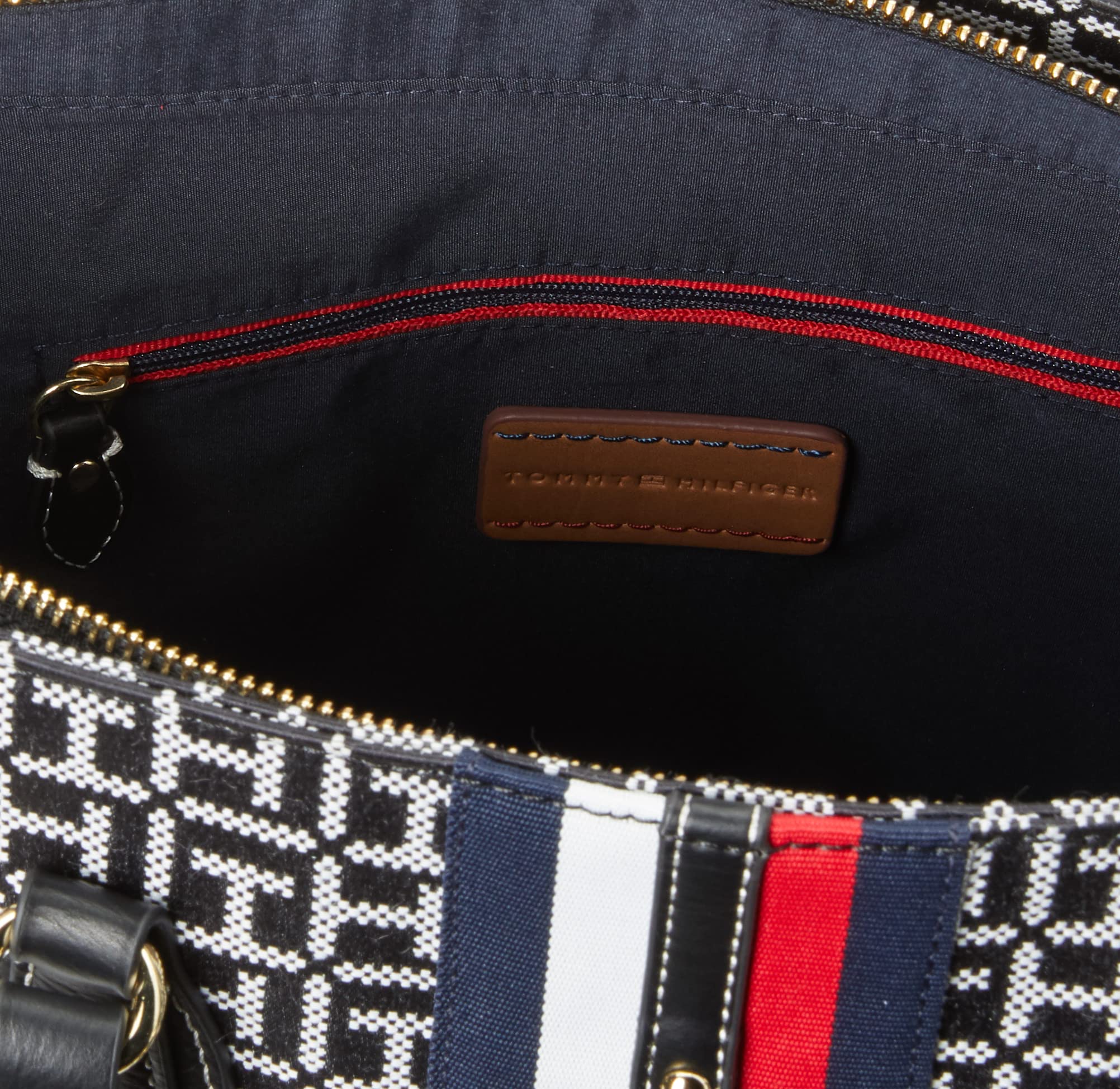 Foto 5 pulgar | Bolso Tommy Hilfiger Jaden Travel Para Mujer - Venta Internacional.