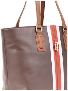 Foto 4 | Bolso Tommy Hilfiger Jaden Travel Para Mujer - Venta Internacional.