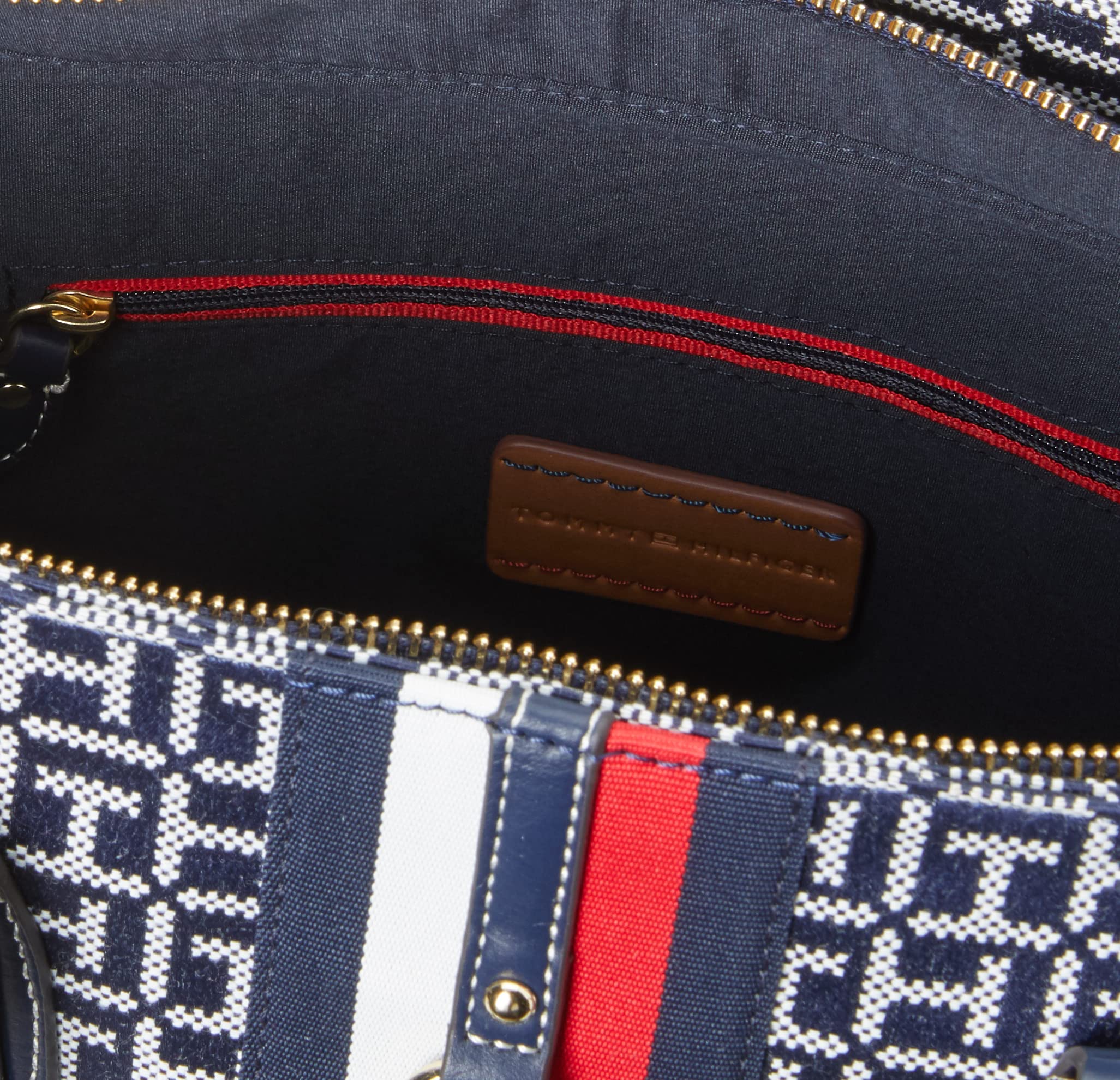 Foto 5 pulgar | Bolso Tommy Hilfiger Jaden Travel Para Mujer - Venta Internacional.