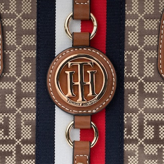Foto 3 | Bolso Tommy Hilfiger Jaden Travel Para Mujer - Venta Internacional.