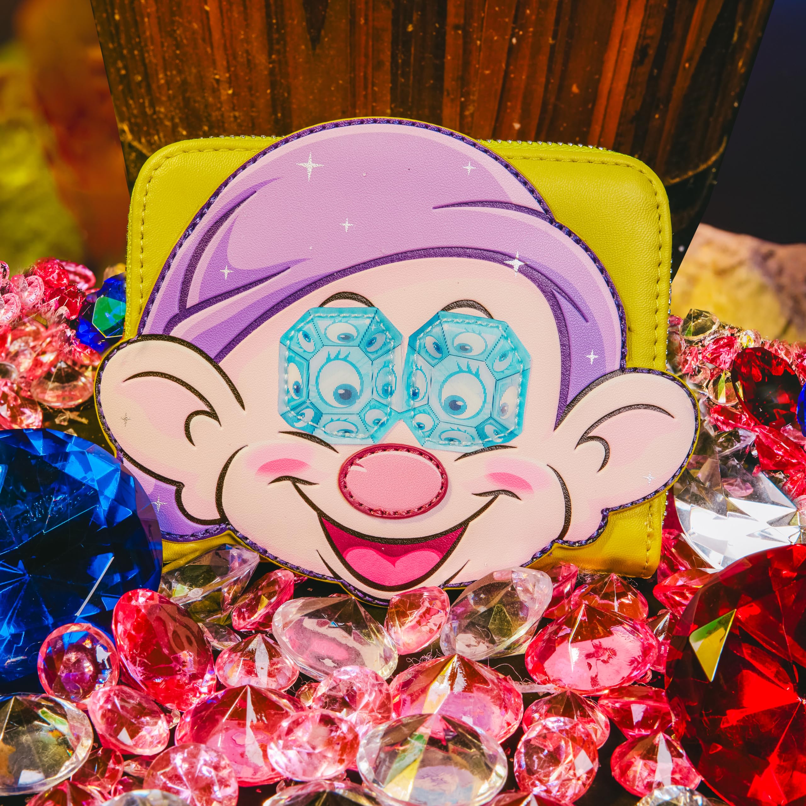 Foto 4 pulgar | Billetera Loungefly Snow White Diamond Dopey Exclusiva De Amazon - Venta Internacional.