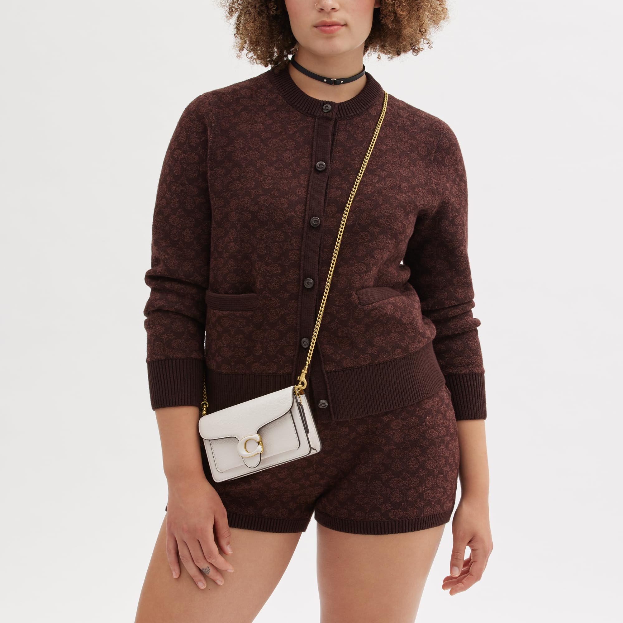 Foto 6 pulgar | Piel De Tiza Pulida Pebble Tabby De Wristlet Coach - Venta Internacional.