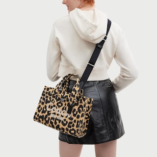 Foto 6 | Bolsa De Lona Coach Cargo Tote 26 Con Estampado De Leopardo - Venta Internacional.