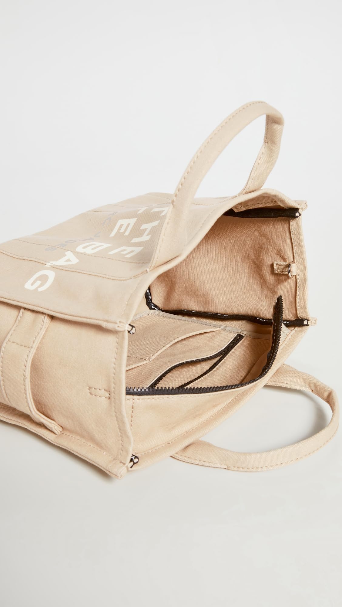 Foto 6 pulgar | Bolso Marc Jacobs The Canvas Medium Para Mujer, Color Beige - Venta Internacional.