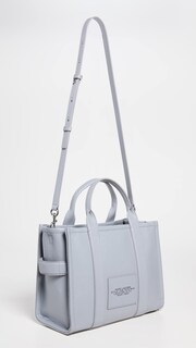 Foto 3 | Bolso Marc Jacobs The Leather Medium Wolf Grey - Venta Internacional.