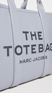 Foto 4 | Bolso Marc Jacobs The Leather Medium Wolf Grey - Venta Internacional.