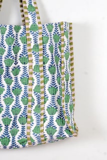 Foto 2 | Bolso Acolchado De Algodón Estampado A Mano Reversible Con Estampado Floral Verde - Venta Internacional.