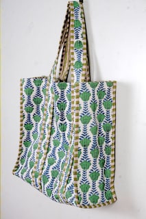 Foto 4 | Bolso Acolchado De Algodón Estampado A Mano Reversible Con Estampado Floral Verde - Venta Internacional.