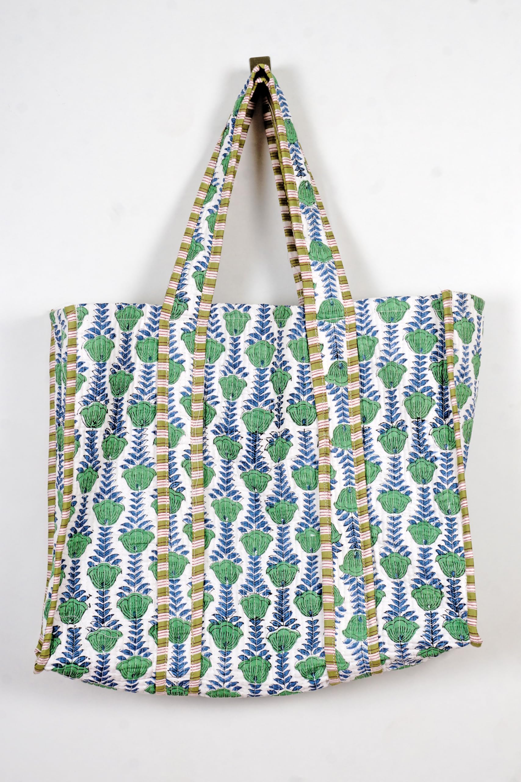 Foto 5 | Bolso Acolchado De Algodón Estampado A Mano Reversible Con Estampado Floral Verde - Venta Internacional.