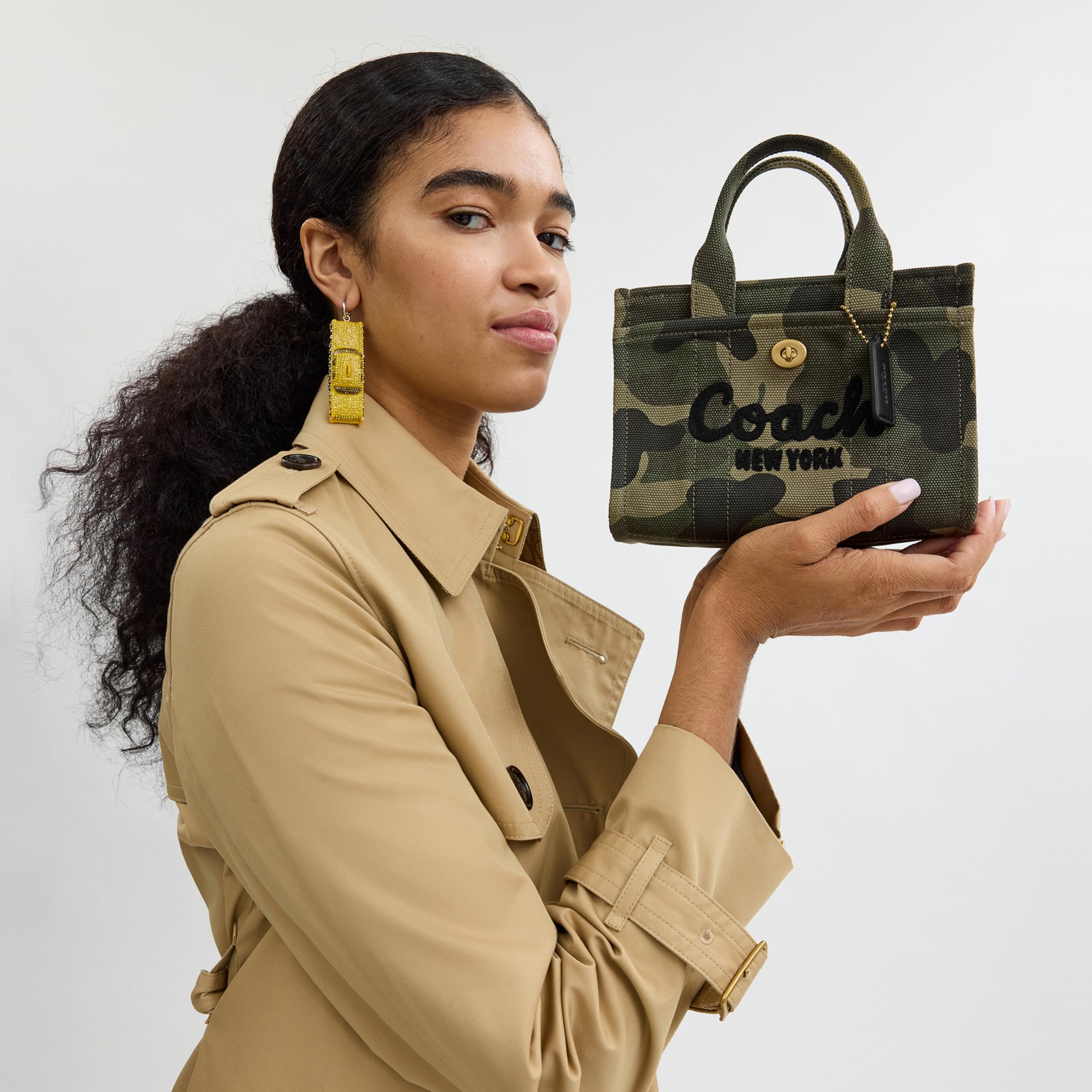 Foto 2 | Bolsa De Lona Coach Cargo 20 Con Estampado De Camuflaje - Venta Internacional.