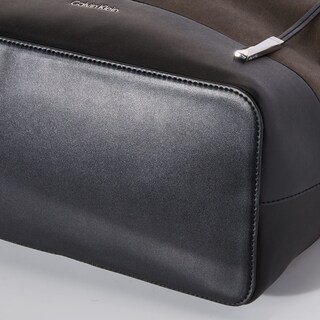 Foto 4 | Bolso Calvin Klein Gabrianna Novelty Grey Para Mujer - Venta Internacional.