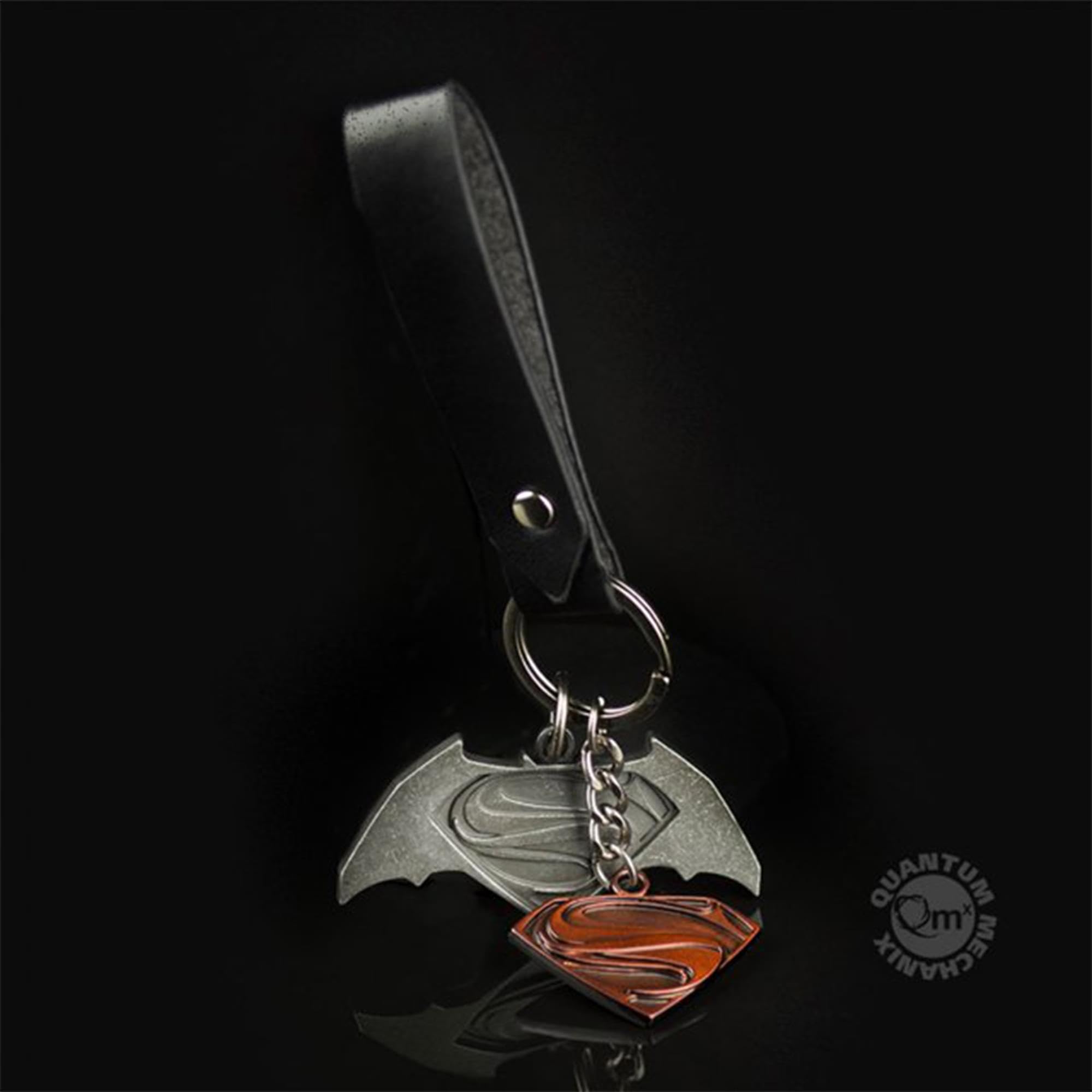 Foto 6 pulgar | Llavero Qmx Batman V Superman Friendship - Venta Internacional.