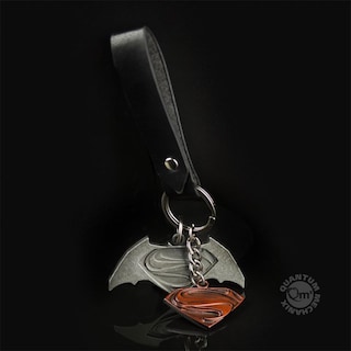 Foto 5 | Llavero Qmx Batman V Superman Friendship - Venta Internacional.