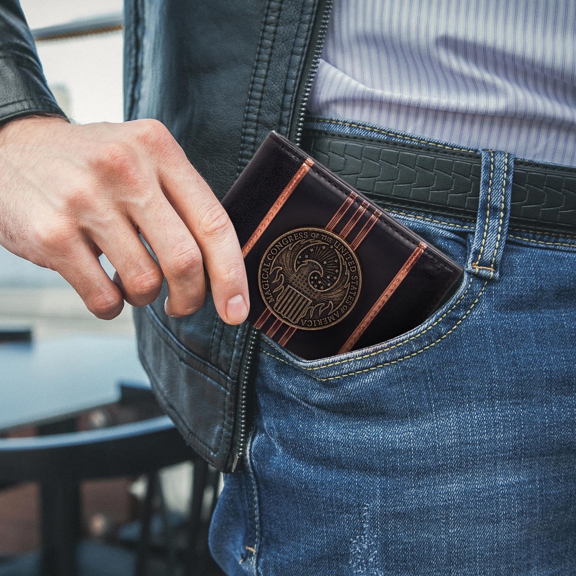 Foto 4 pulgar | Cartera Plegable Con Licencia Bioworld Fantastic Beasts M.a.c.u.s.a. - Venta Internacional.