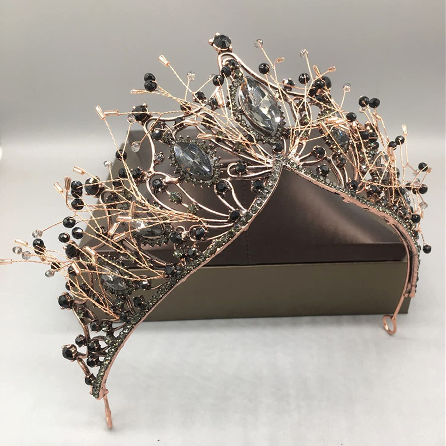 Foto 1 | Corona Y Tiara De Bronce Para Mujer  Reina Barroca  Cabeza De Cristal - Venta Internacional.