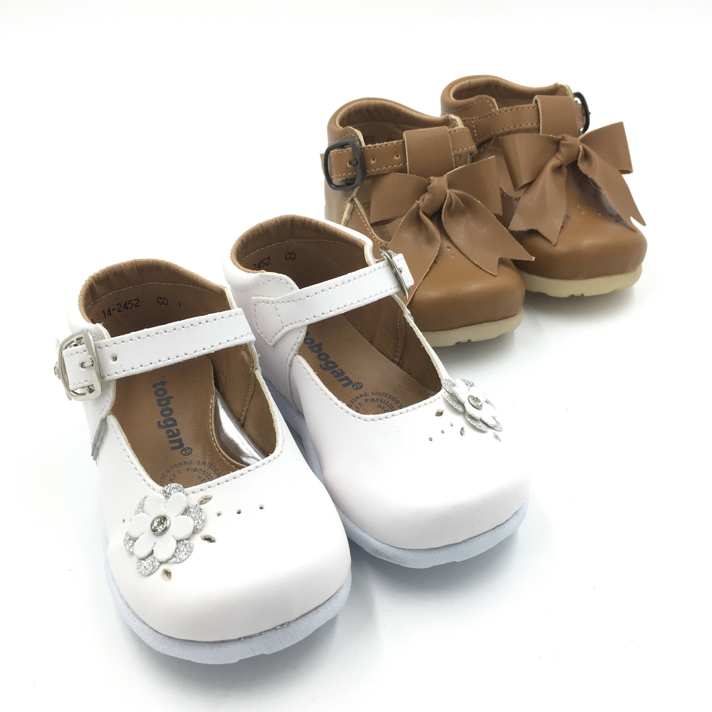 Foto 4 pulgar | Dúo Zapatos Tobogán 1 Par Camel y 1 Par Blanco para Niña