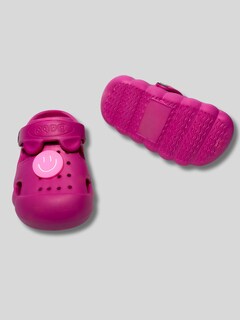 Foto 3 | Sandalias Para Niña Ligersa Y Antideslizantes Eva Sand-1024 Color Fucsia Con Pines Decorativos