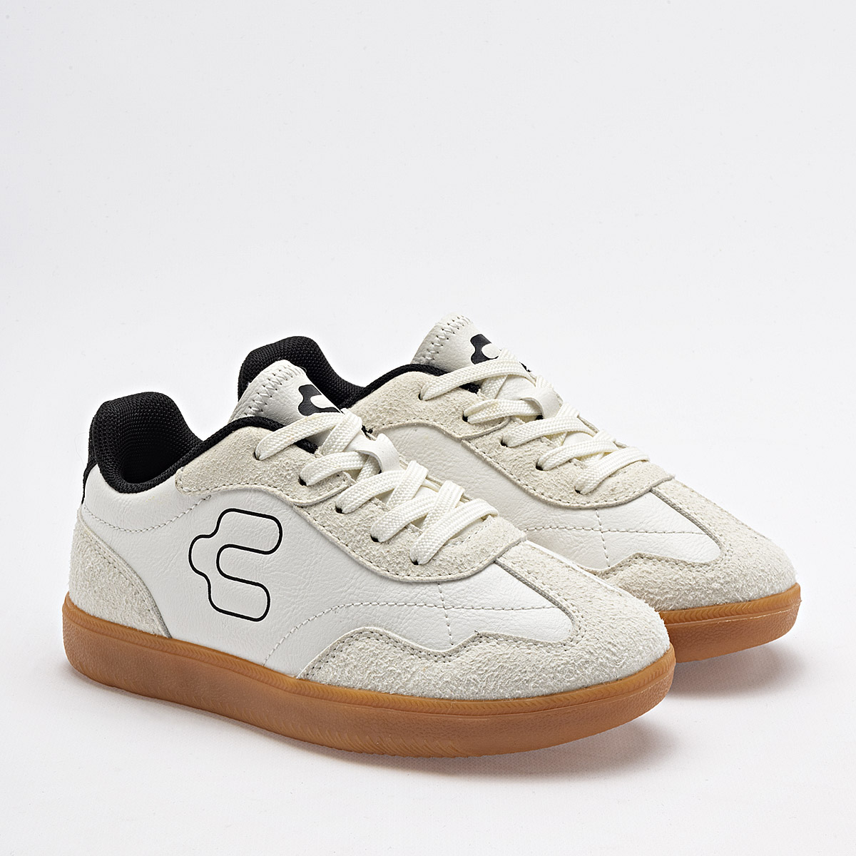 Foto 1 | Charly Tenis Urbano Para Niño Blanco, Futbol Cod.131614
