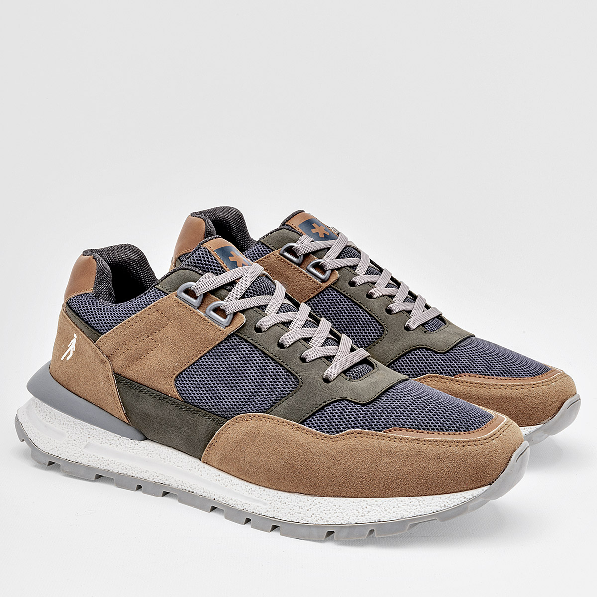 Foto 3 pulgar | Tenis Urbanos Mora Urban Grises para Hombre