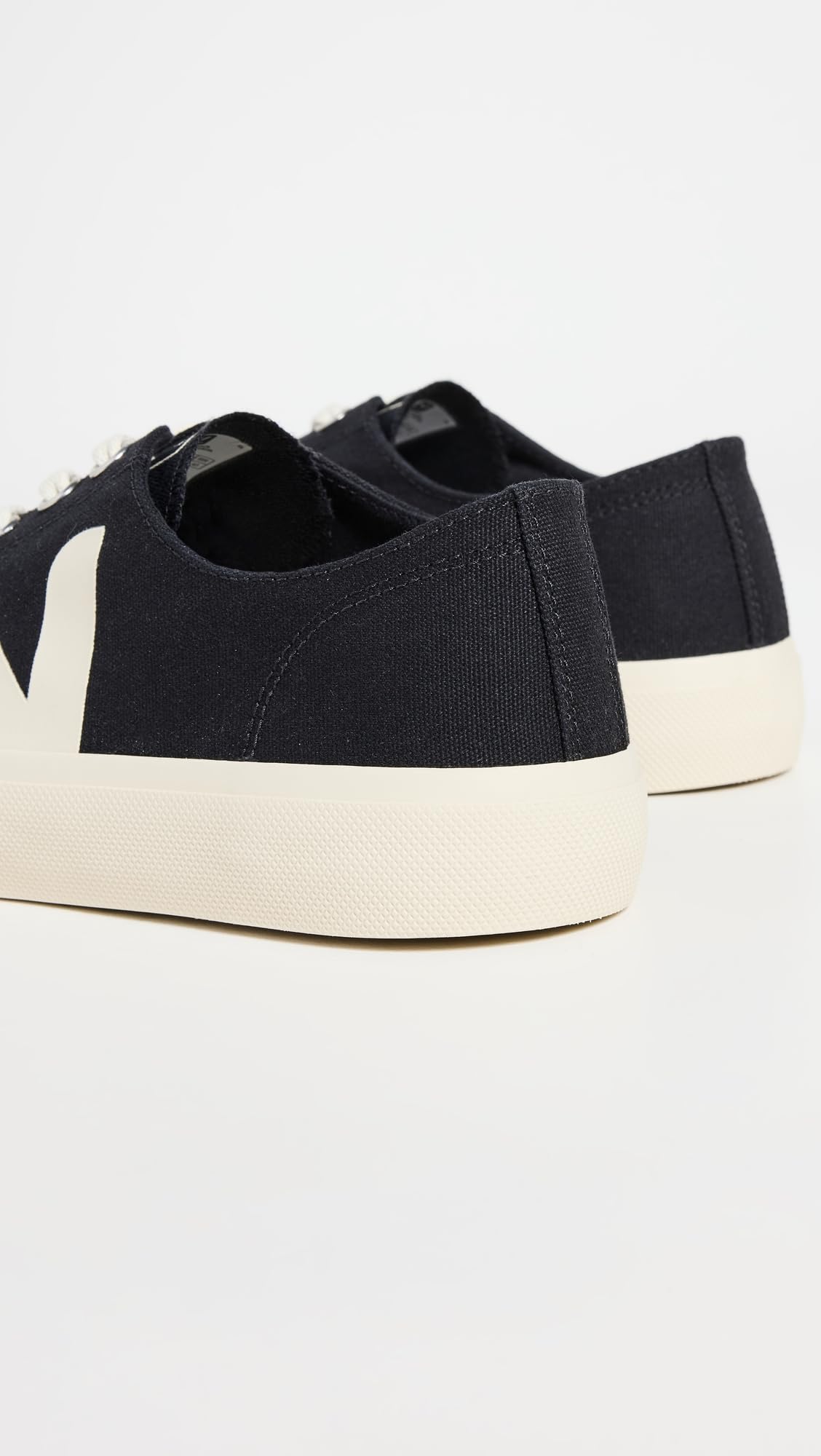 Foto 4 pulgar | Tenis Veja Wata II Low Negros para Hombre - Venta Internacional