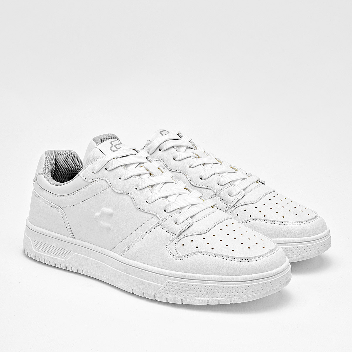 Foto 3 pulgar | Charly Tenis Urbano Para Hombre Blanco, Importado, Hasta Agotar Existencia