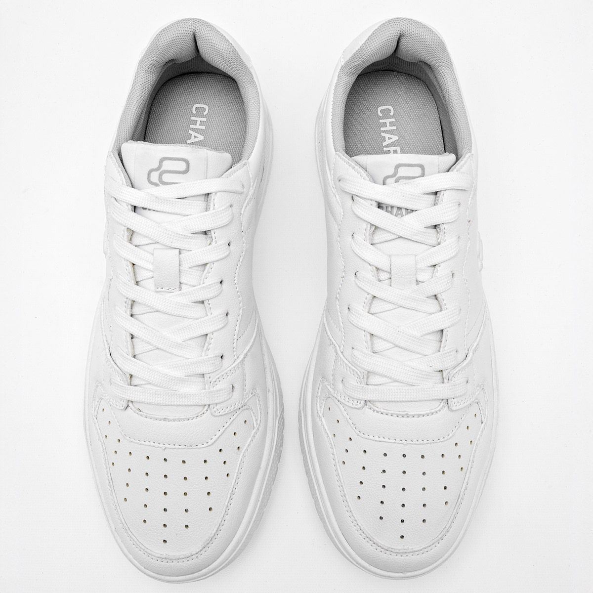Foto 4 pulgar | Charly Tenis Urbano Para Hombre Blanco, Importado, Hasta Agotar Existencia