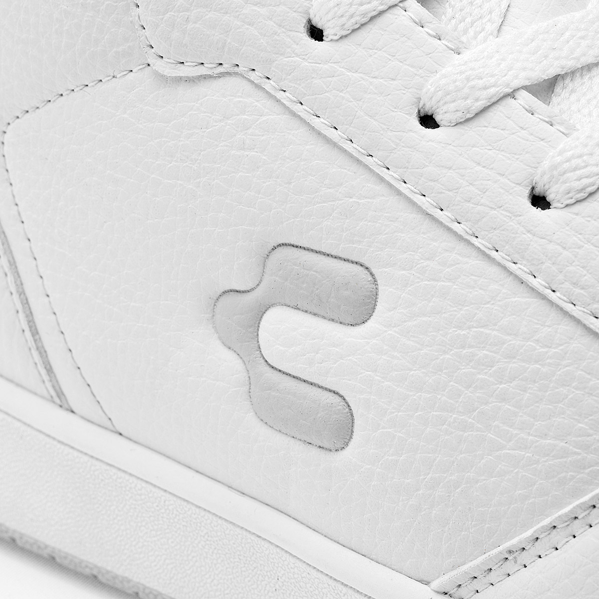 Foto 5 pulgar | Charly Tenis Urbano Para Hombre Blanco, Importado, Hasta Agotar Existencia