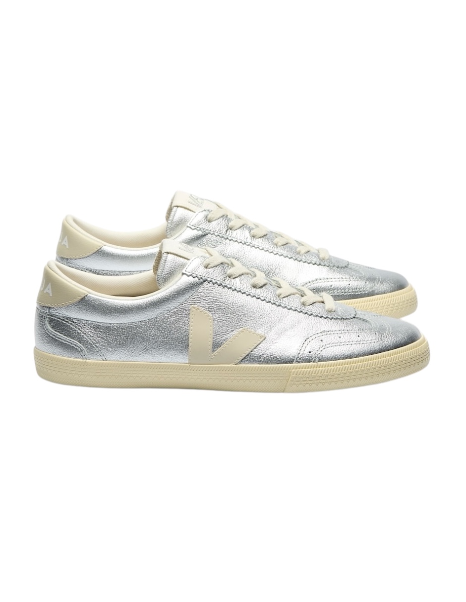 Foto 5 pulgar | Tenis Veja Para Mujer Color Plateado Con Logo Blanco, Agujetas Blancas Y Suela De Goma