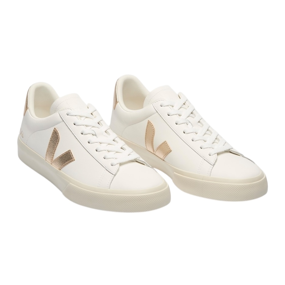 Foto 4 pulgar | Tenis Veja De Campo Platinum Blancos Con Logo Dorado