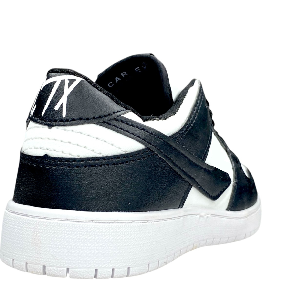 Foto 4 pulgar | Tenis Blancos De Diseño Icónico Para Outfit Casual O Deportivo