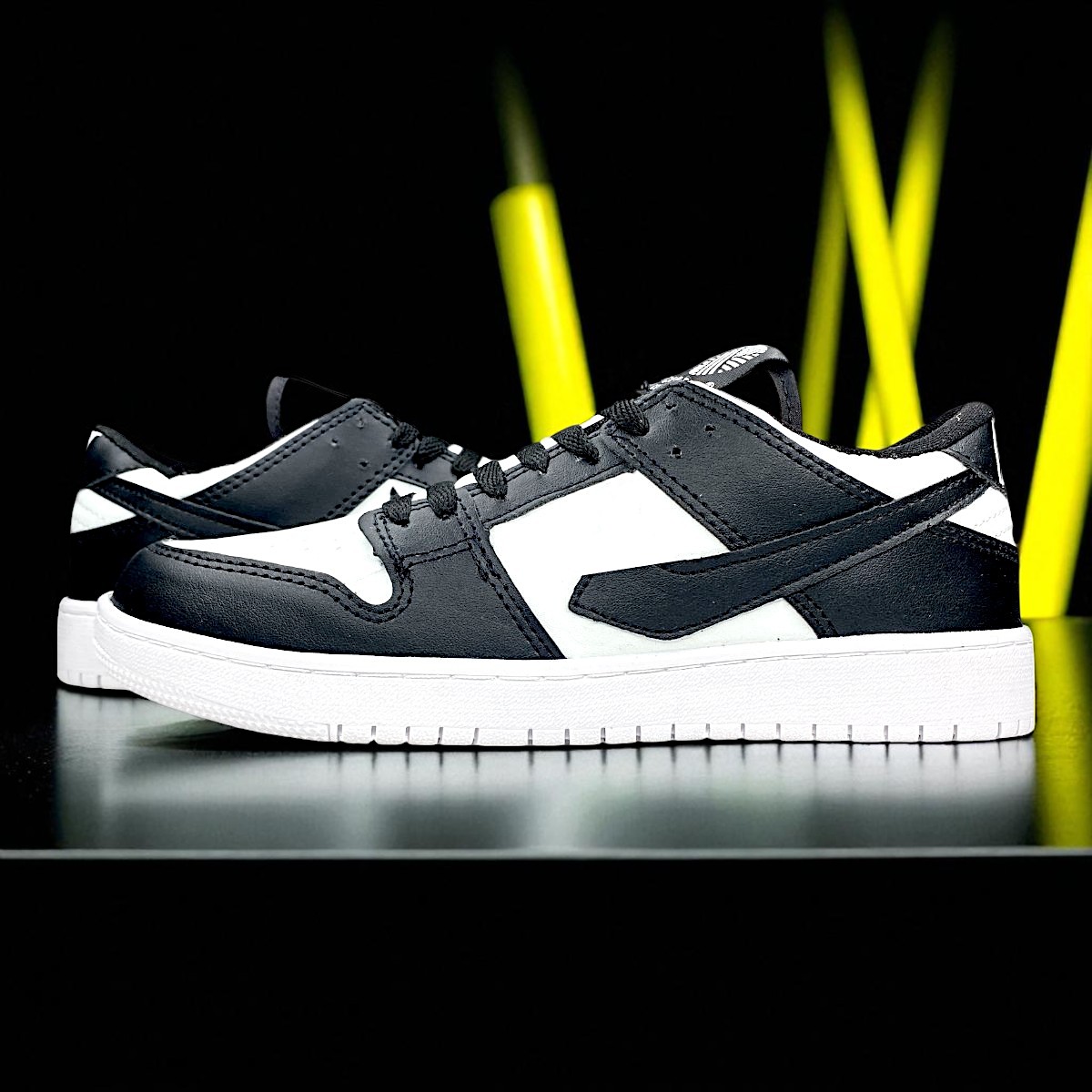 Foto 7 pulgar | Tenis Blancos De Diseño Icónico Para Outfit Casual O Deportivo