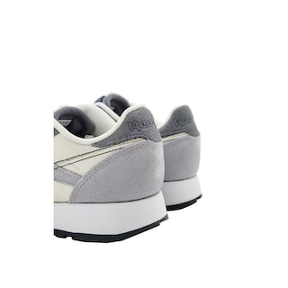 Foto 2 | Tenis Reebok GY8816 color Gris Classic Leather para Hombre