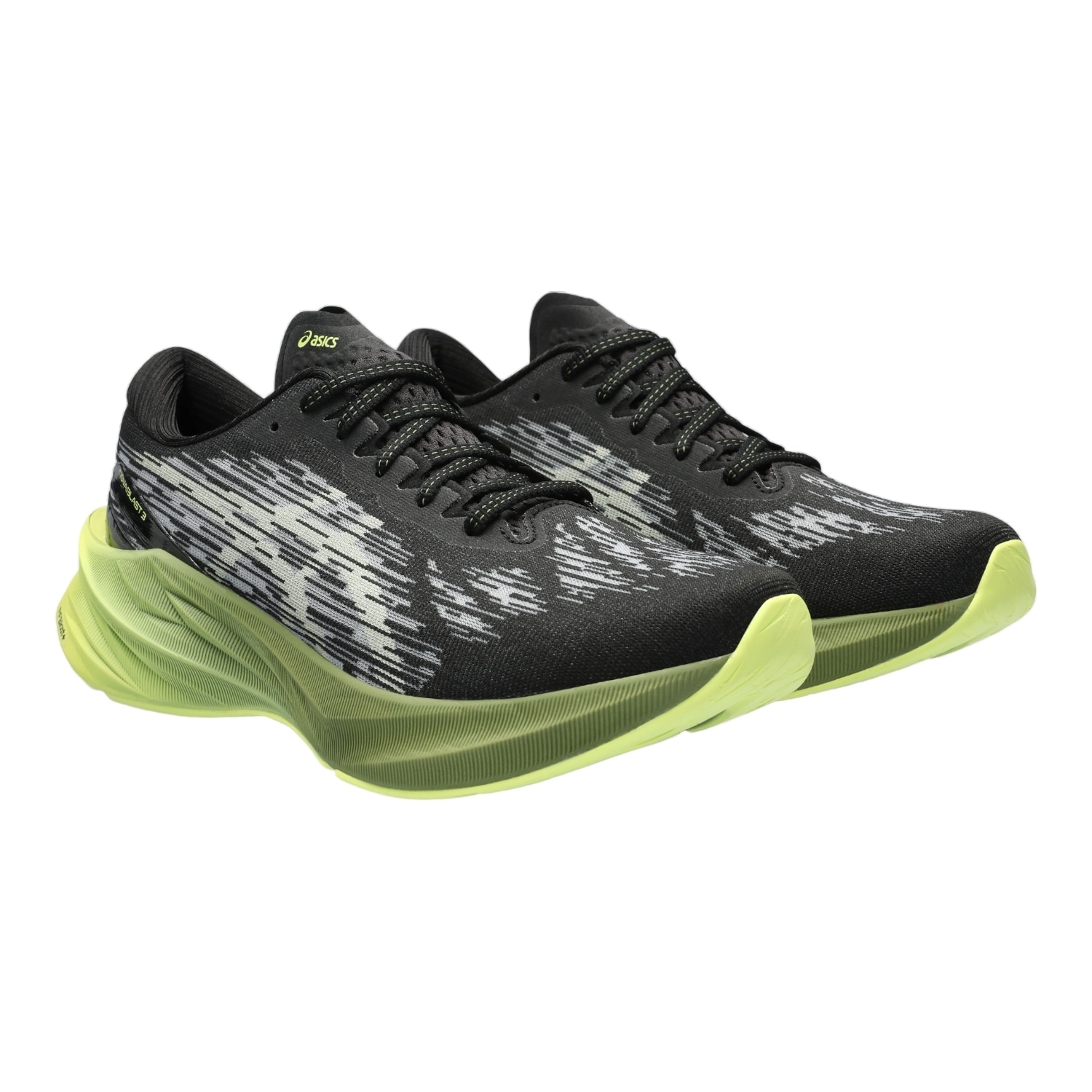 Tenis Asics Novablast Negros para Hombre $3,199