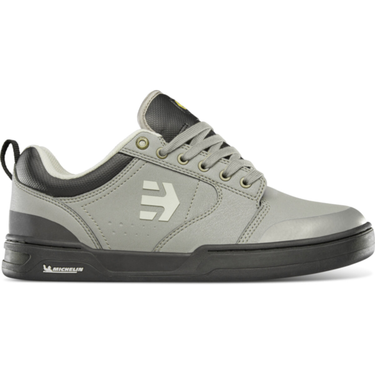 Foto 4 pulgar | Tenis Etnies Camber Michelin 391 Warm Grey Black de Skateboarding para Hombre