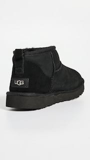 Foto 3 | Bota Ugg Classic Ultra Mini Negro para Hombre - Venta Internacional.