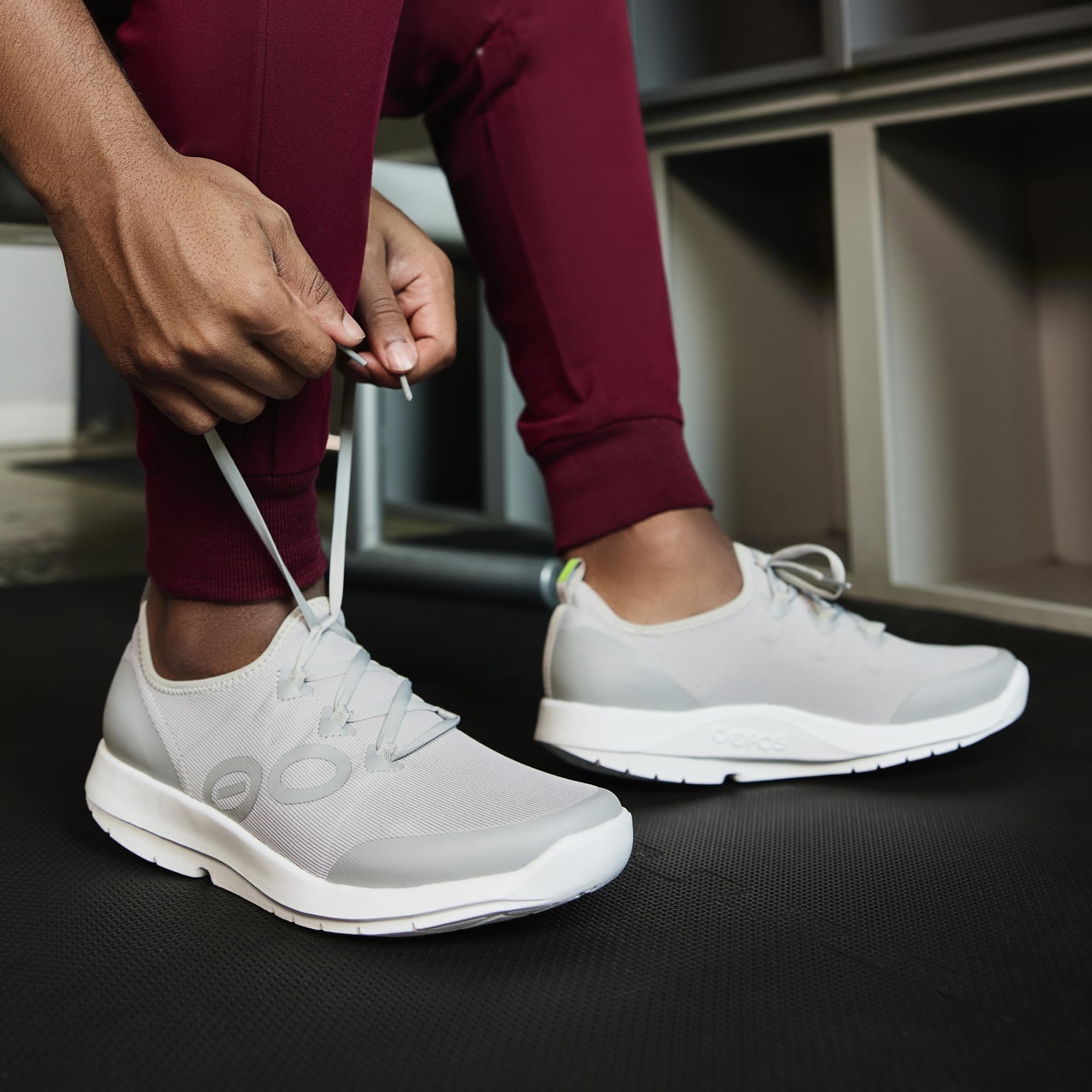 Foto 5 | Tenis de Recuperación Oofos Oomg Sport LS Slate para Hombre - Venta Internacional