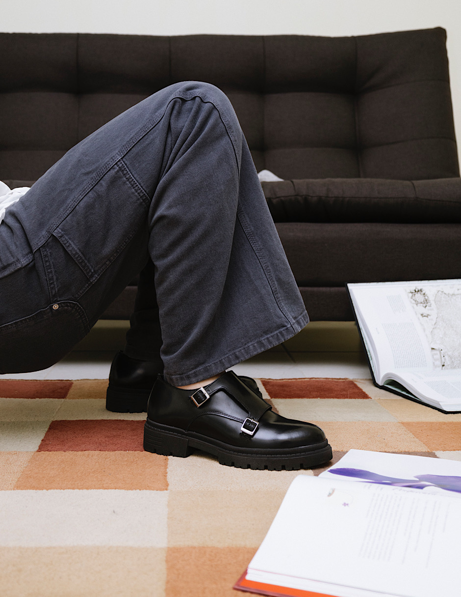 Foto 6 | Monkstrap En Piel Vacuno Negro Con Suela Gruesa Para Hombre