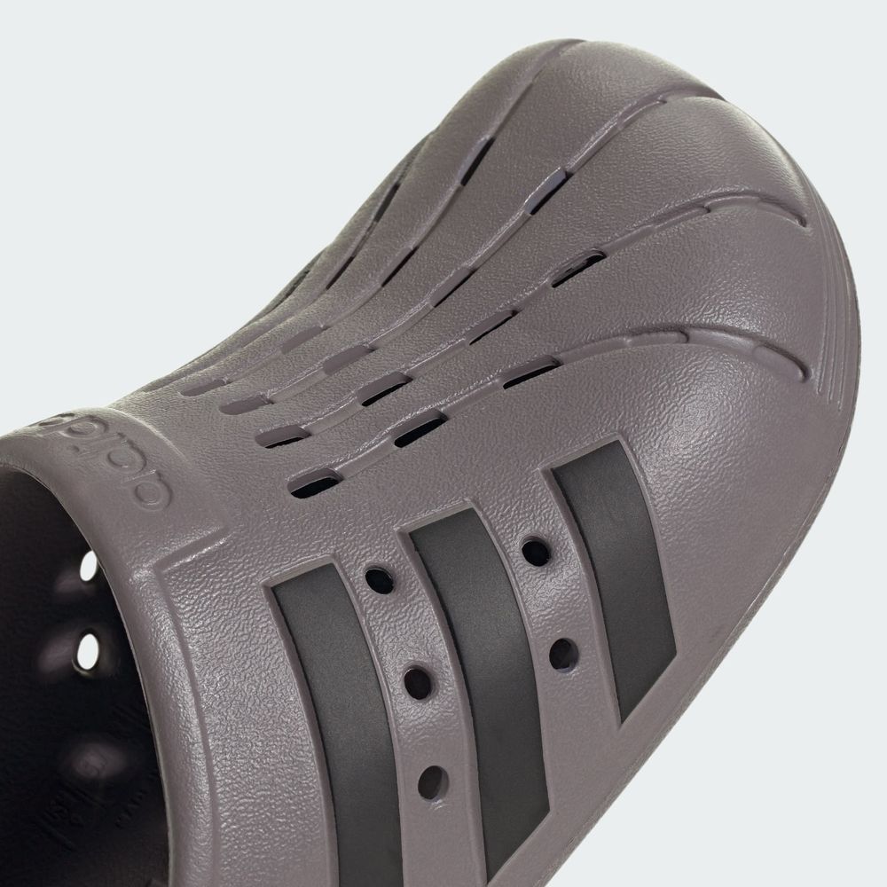 Foto 9 pulgar | Zuecos Adilette Adidas Gris Unisex