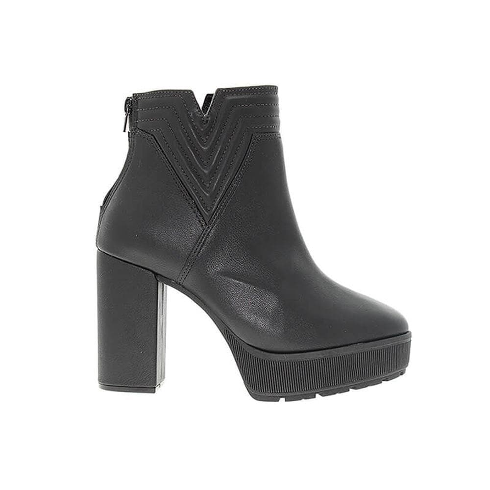 Botines Vizzano Simra Pele Negros para Mujer $899