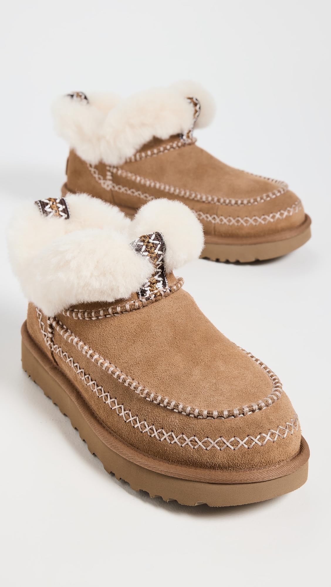 Foto 5 | Bota Moderna Ugg Classic Ultra Mini Alpine Para Mujer, Color Castaño - Venta Internacional.